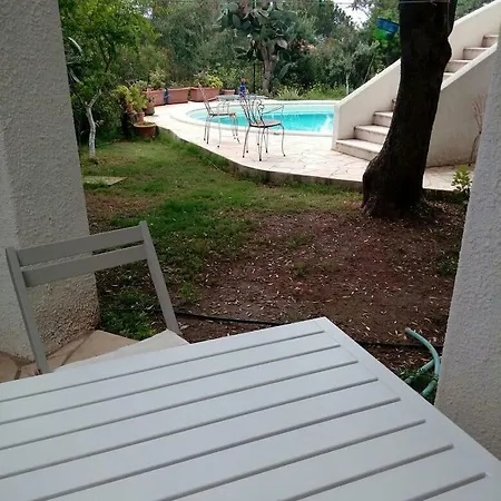 D'hotes Les Oliviers לינה וארוחת בוקר טורה דלה סטלה
